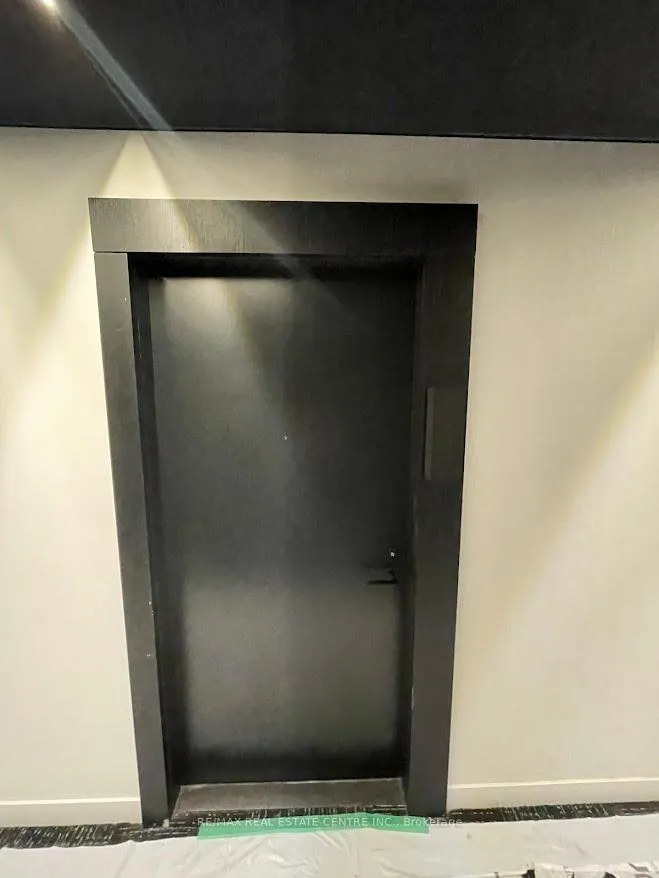 Photo 2 of Unit 1807, 127 Broadway Avenue, Toronto, Yonge-Eglinton — HOMEH