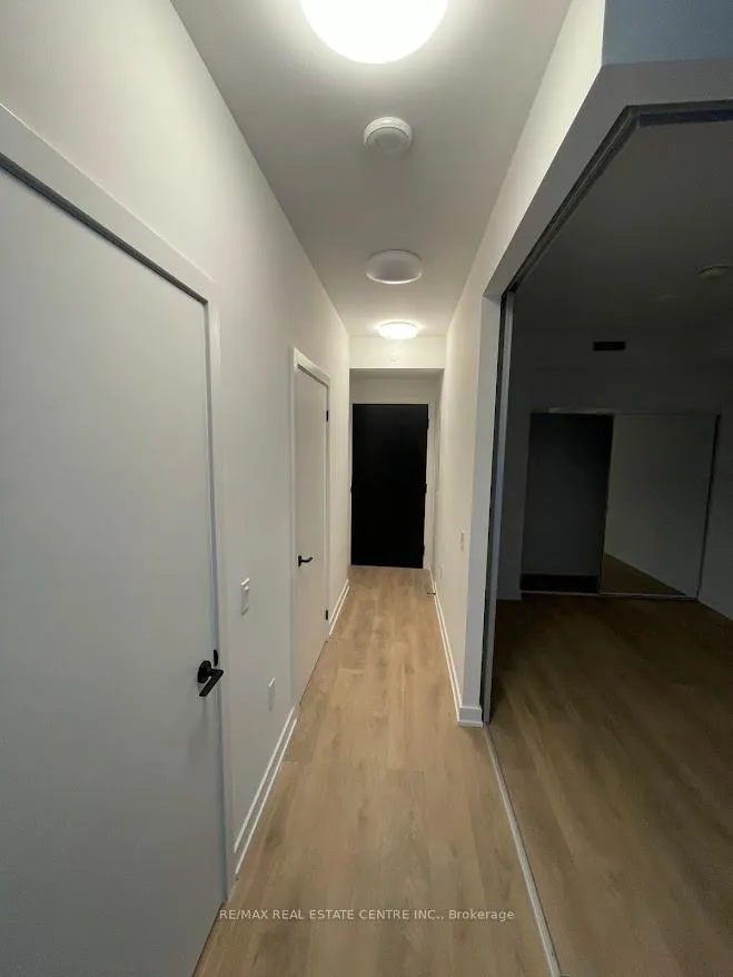 Photo 4 of Unit 1807, 127 Broadway Avenue, Toronto, Yonge-Eglinton — HOMEH