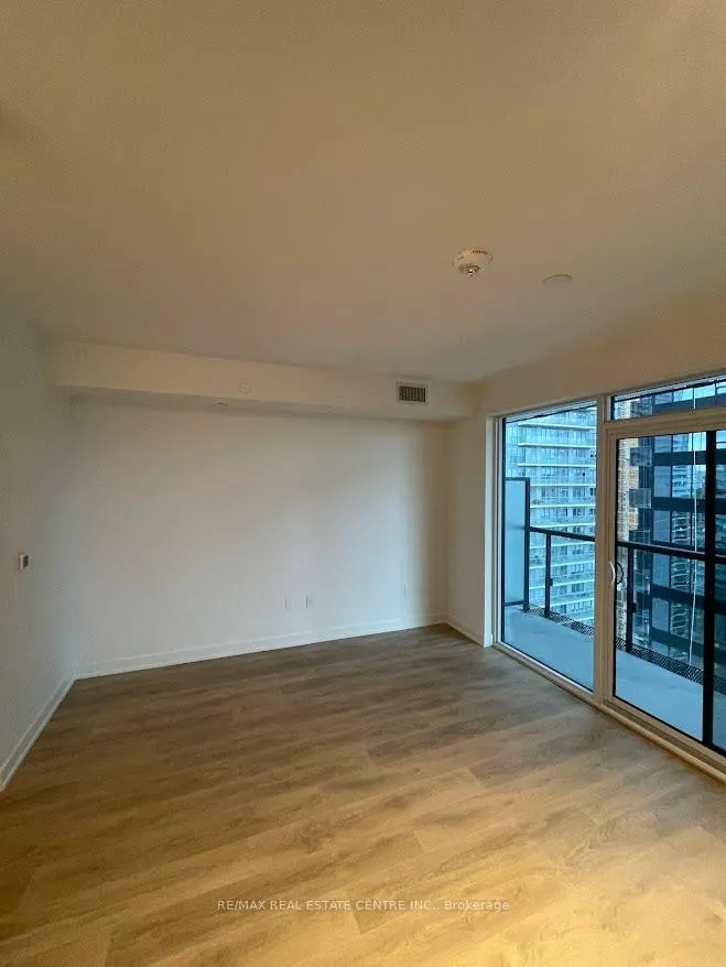 Photo 6 of Unit 1807, 127 Broadway Avenue, Toronto, Yonge-Eglinton — HOMEH