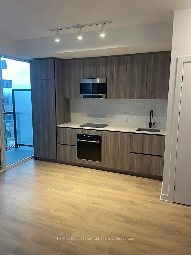 Photo 12 of Unit 1807, 127 Broadway Avenue, Toronto, Yonge-Eglinton — HOMEH