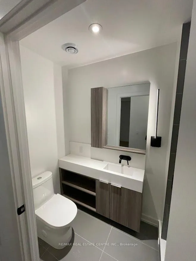 Photo 18 of Unit 1807, 127 Broadway Avenue, Toronto, Yonge-Eglinton — HOMEH
