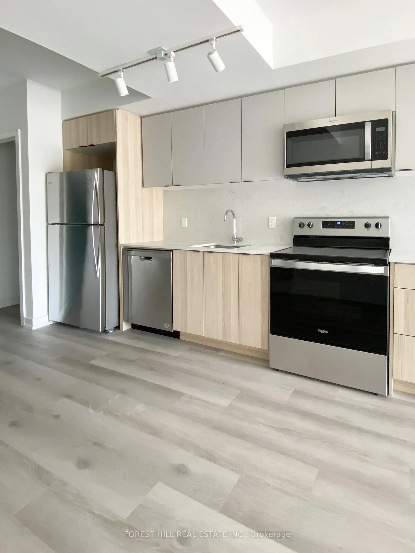 Front of Unit 309, 2000 Bathurst Street
