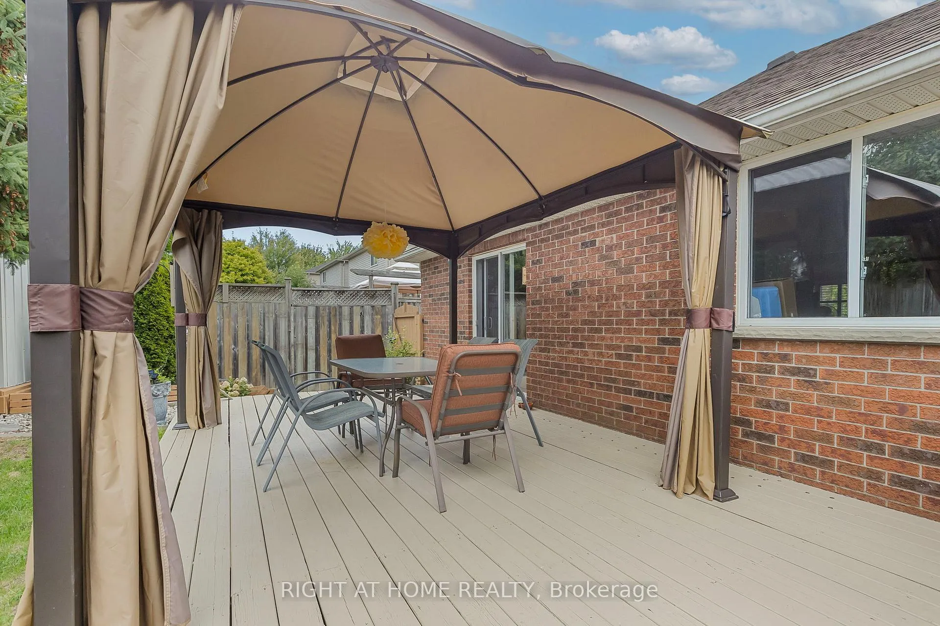 Photo 10 of 212 Holbeach Crescent, Waterloo — HOMEH