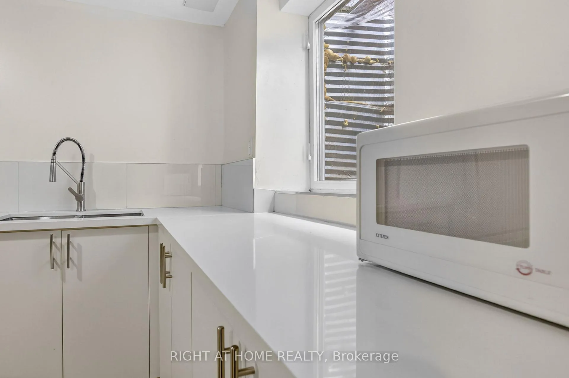 Photo 20 of 212 Holbeach Crescent, Waterloo — HOMEH
