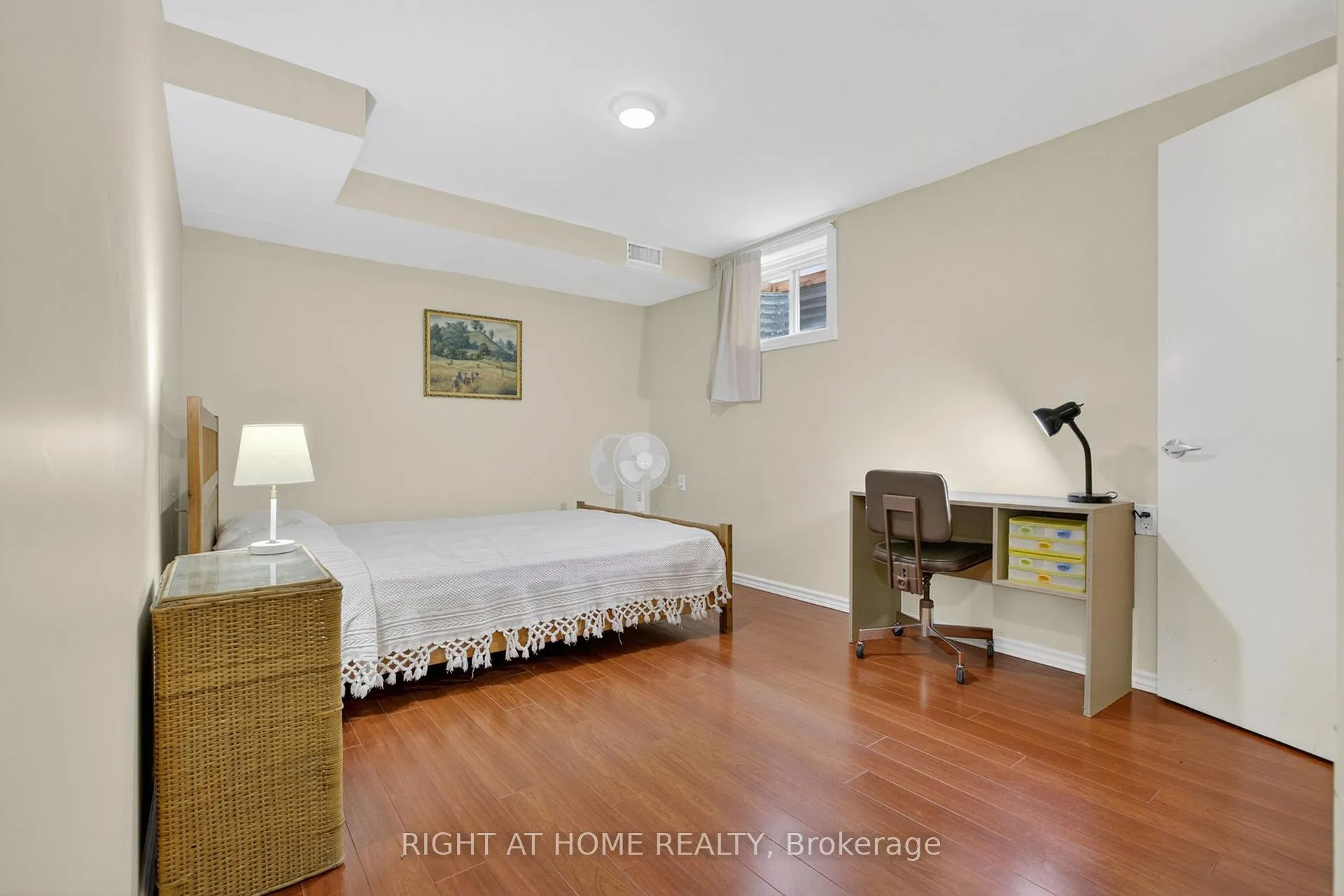 Photo 22 of 212 Holbeach Crescent, Waterloo — HOMEH