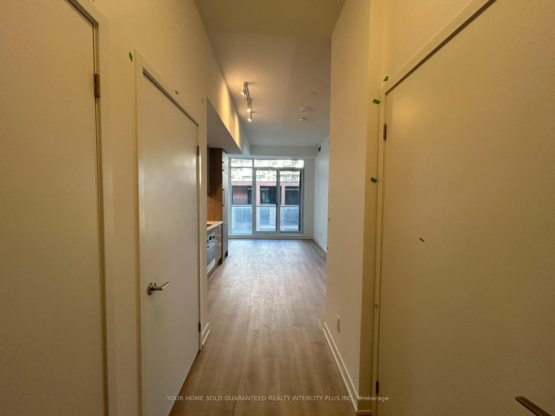 Photo 4 of Unit 1008, 8119 Birchmount Road, Markham, Unionville — HOMEH