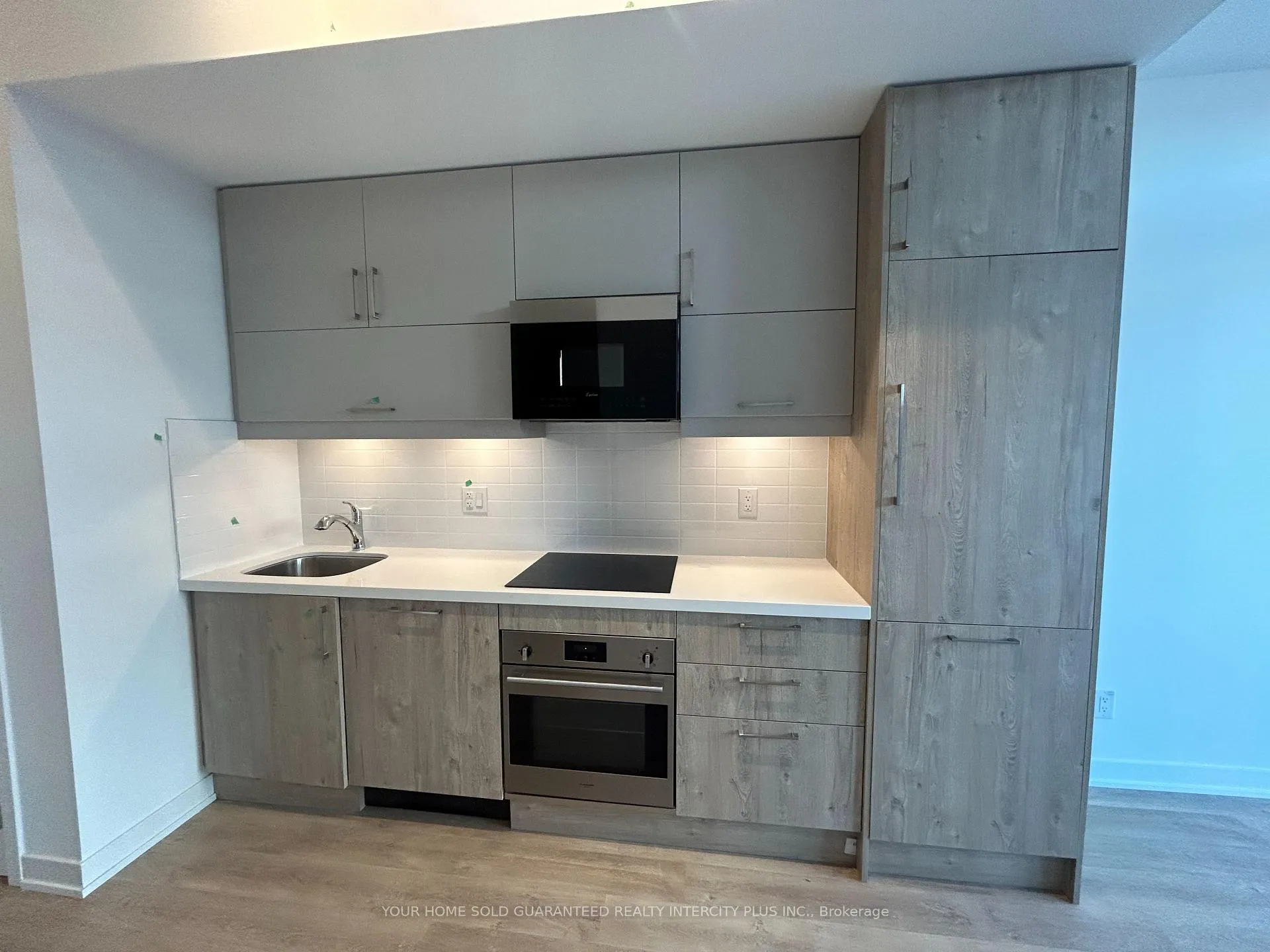 Photo 5 of Unit 1008, 8119 Birchmount Road, Markham, Unionville — HOMEH