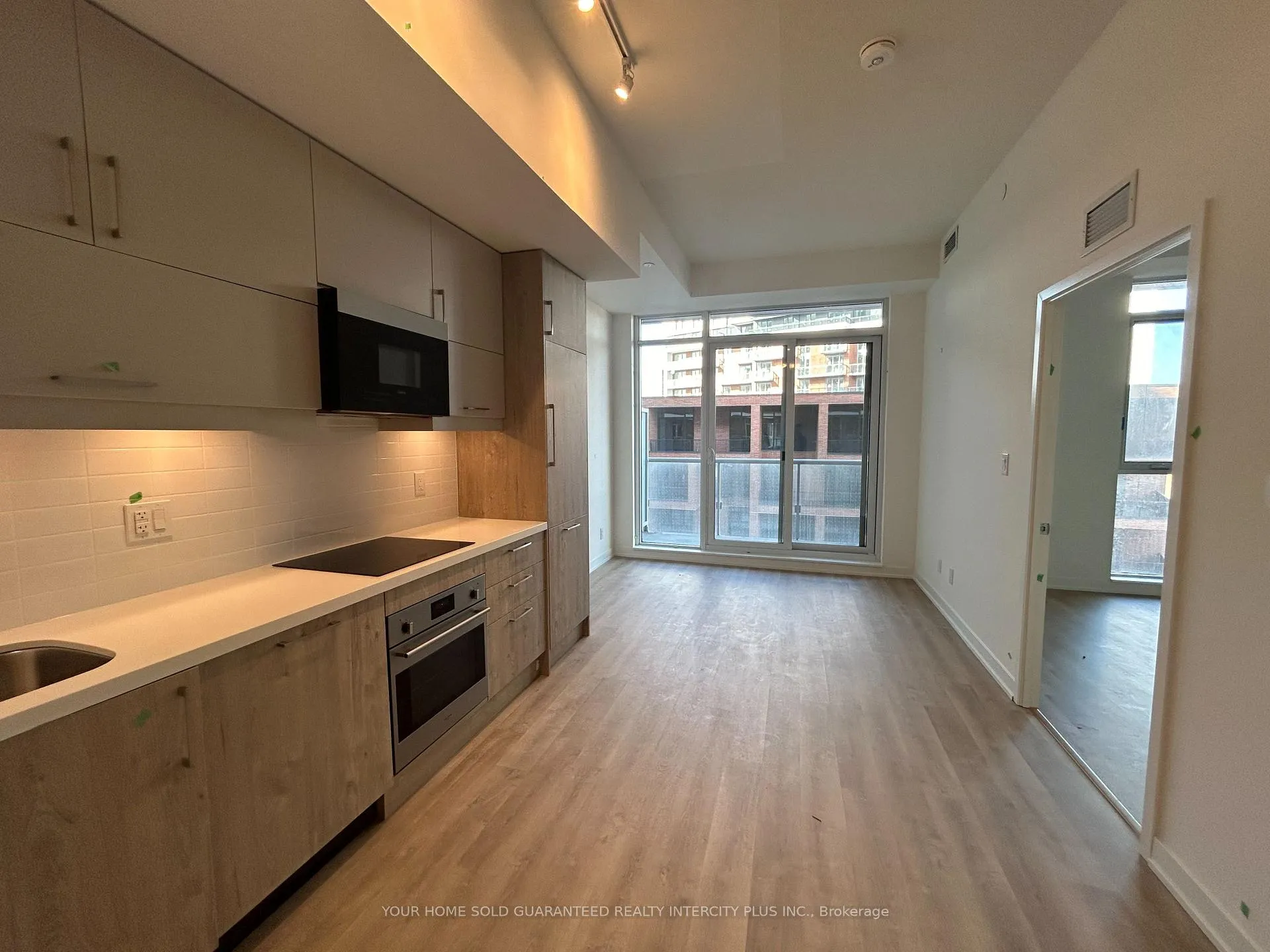 Photo 7 of Unit 1008, 8119 Birchmount Road, Markham, Unionville — HOMEH
