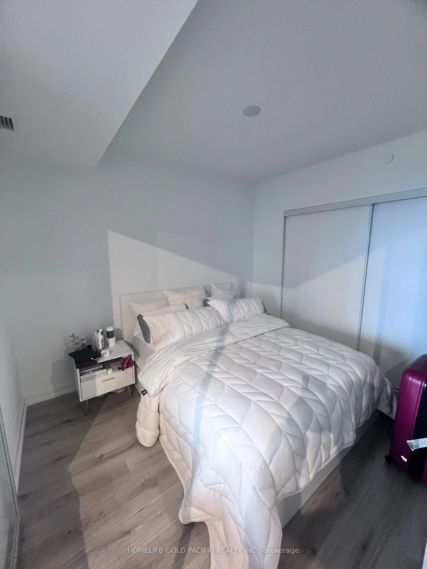 Photo 5 of Unit 3805, 395 Bloor Street E, Toronto, North St. James Town — HOMEH
