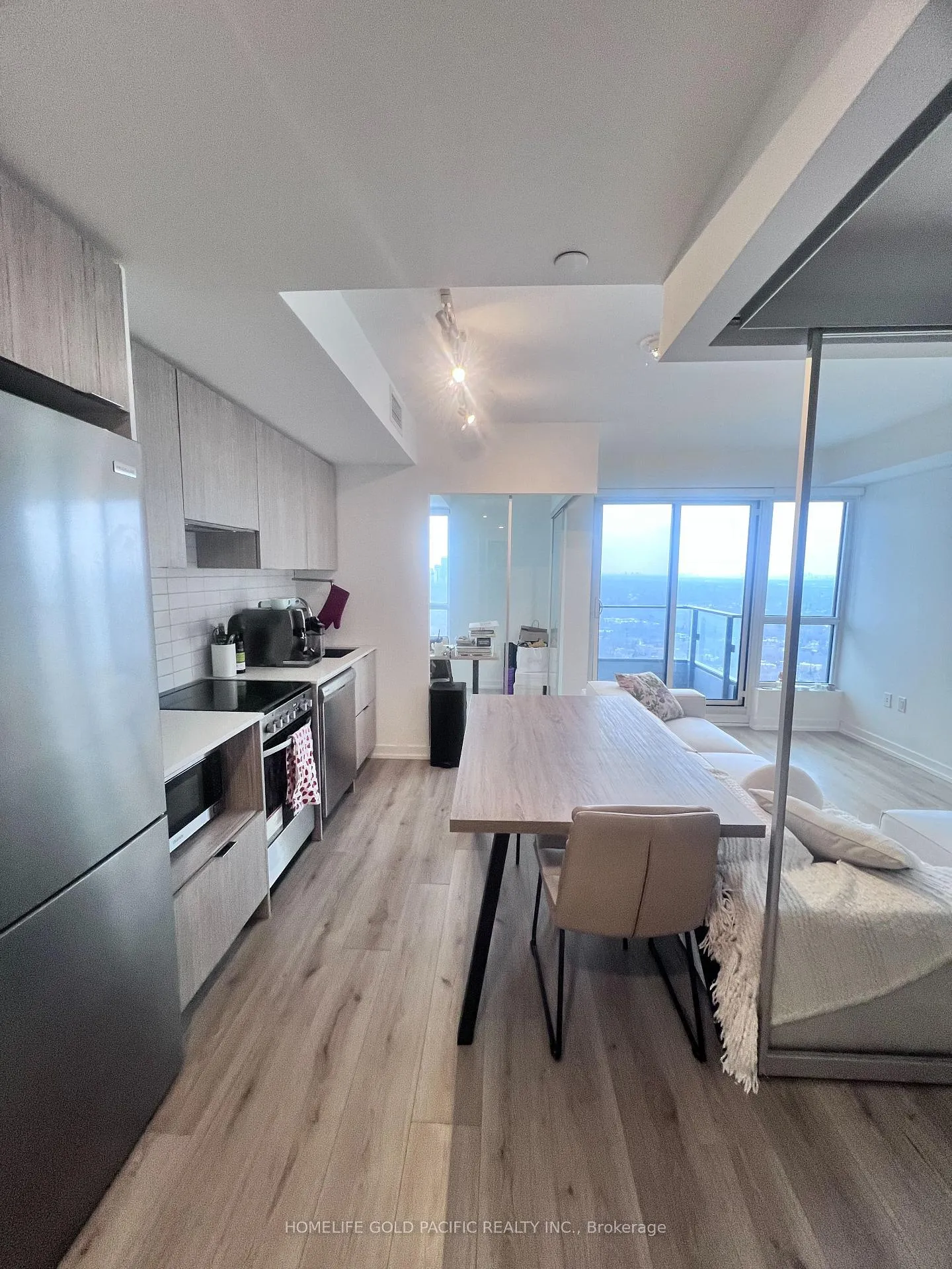 Photo 6 of Unit 3805, 395 Bloor Street E, Toronto, North St. James Town — HOMEH