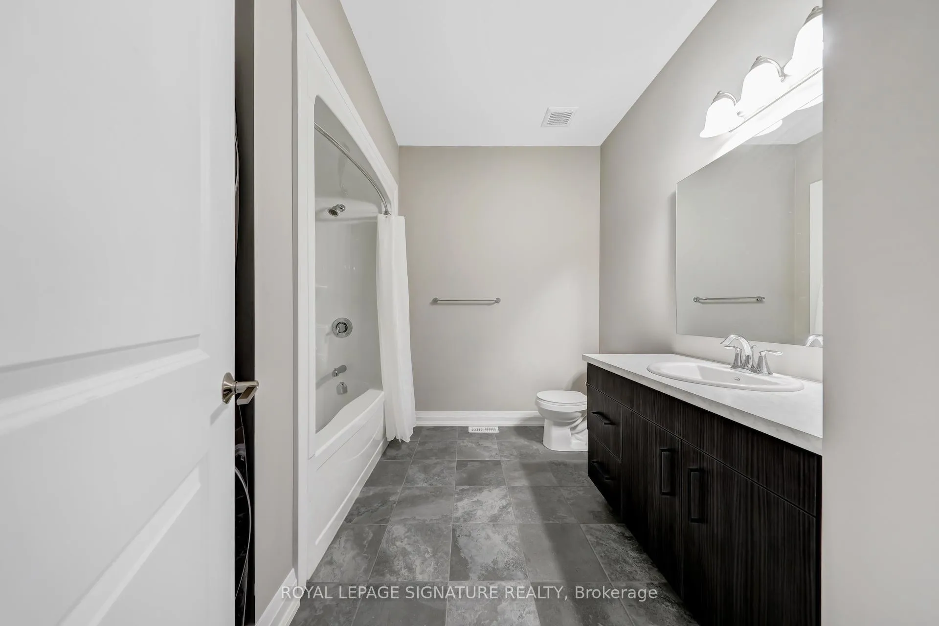 Photo 13 of Unit 2, 8974 Willoughby Drive, Niagara Falls, Chippawa — HOMEH