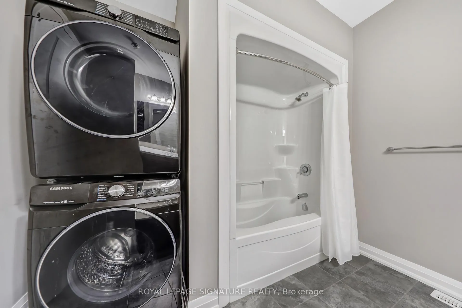 Photo 14 of Unit 2, 8974 Willoughby Drive, Niagara Falls, Chippawa — HOMEH