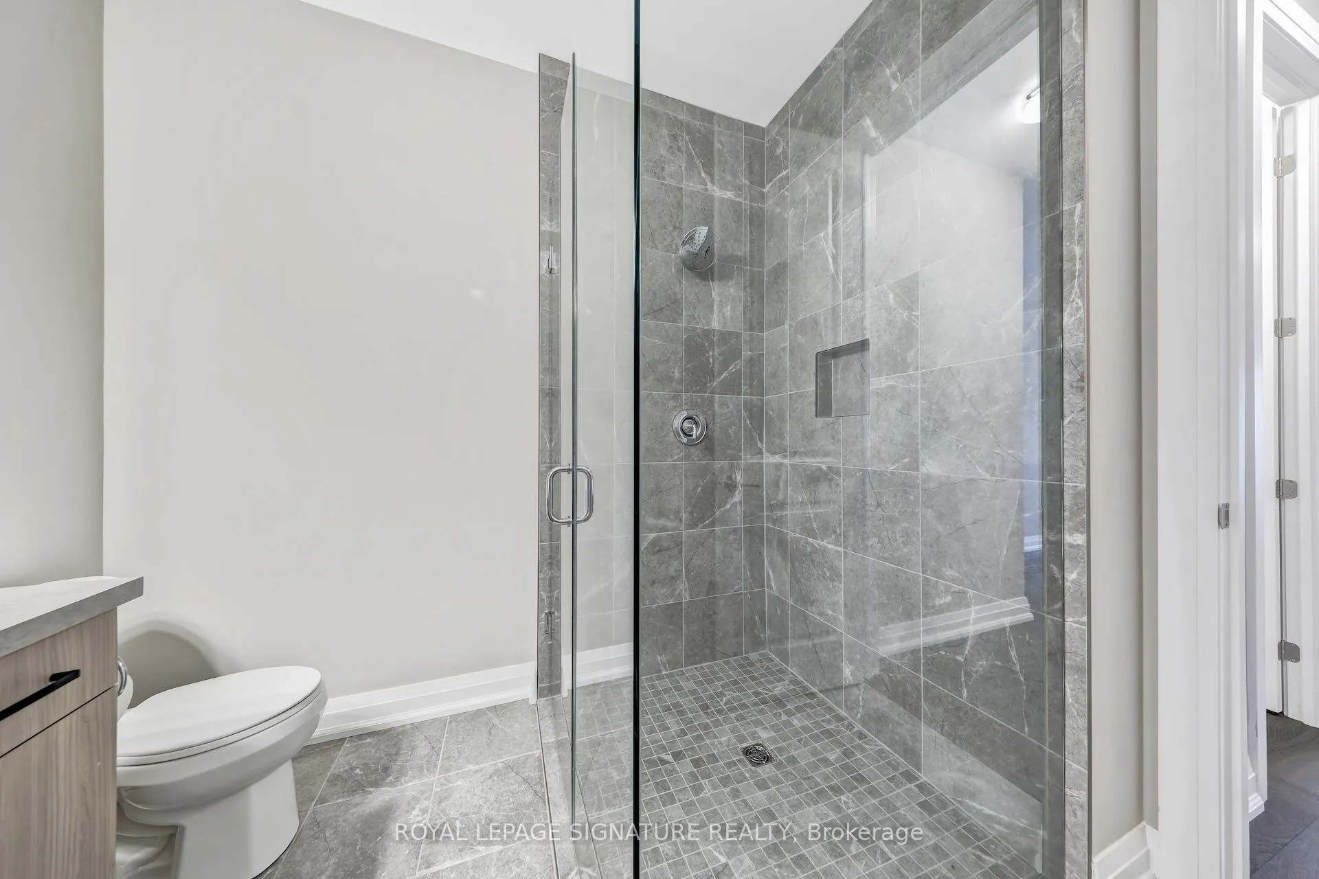 Photo 19 of Unit 2, 8974 Willoughby Drive, Niagara Falls, Chippawa — HOMEH