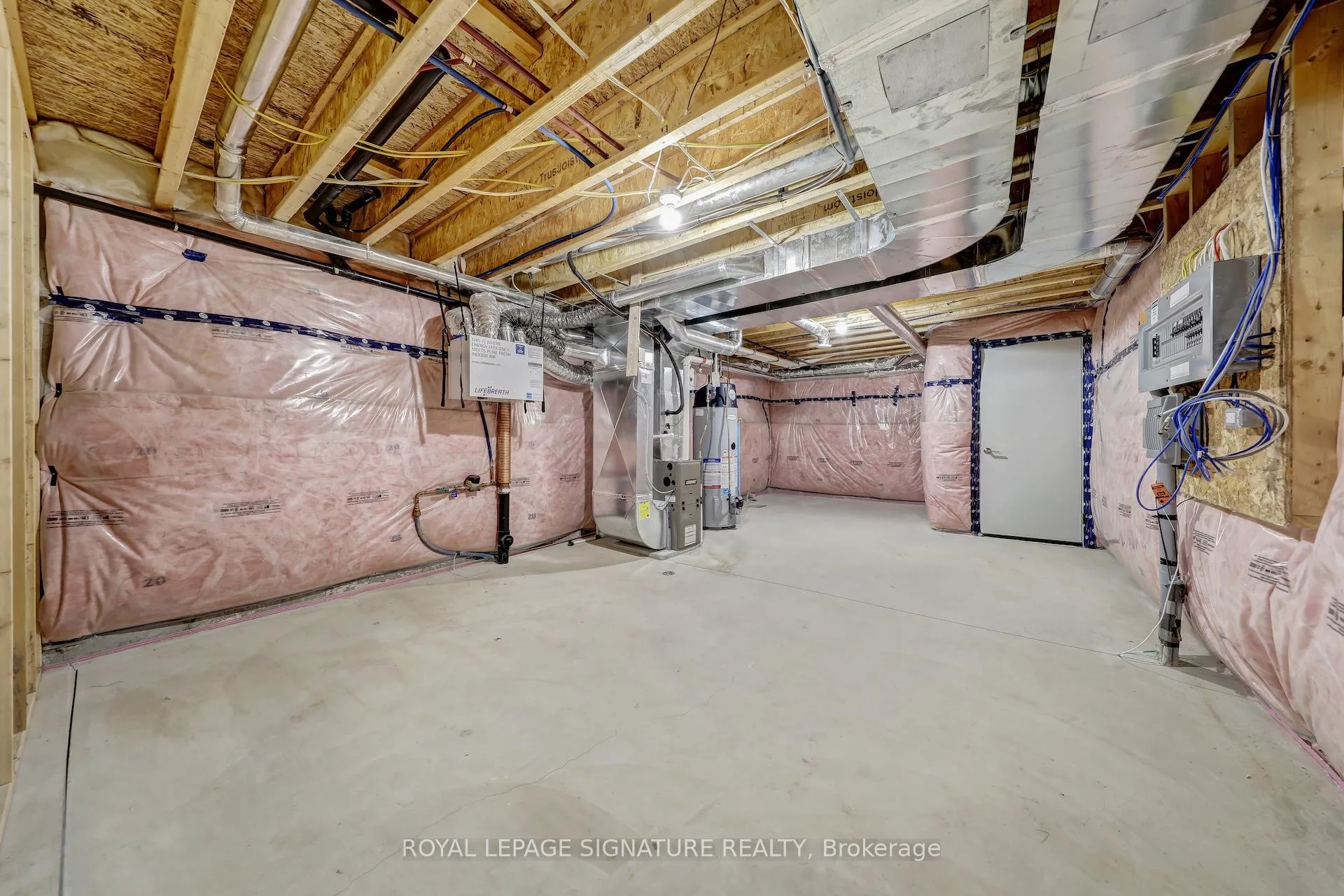 Photo 23 of Unit 2, 8974 Willoughby Drive, Niagara Falls, Chippawa — HOMEH