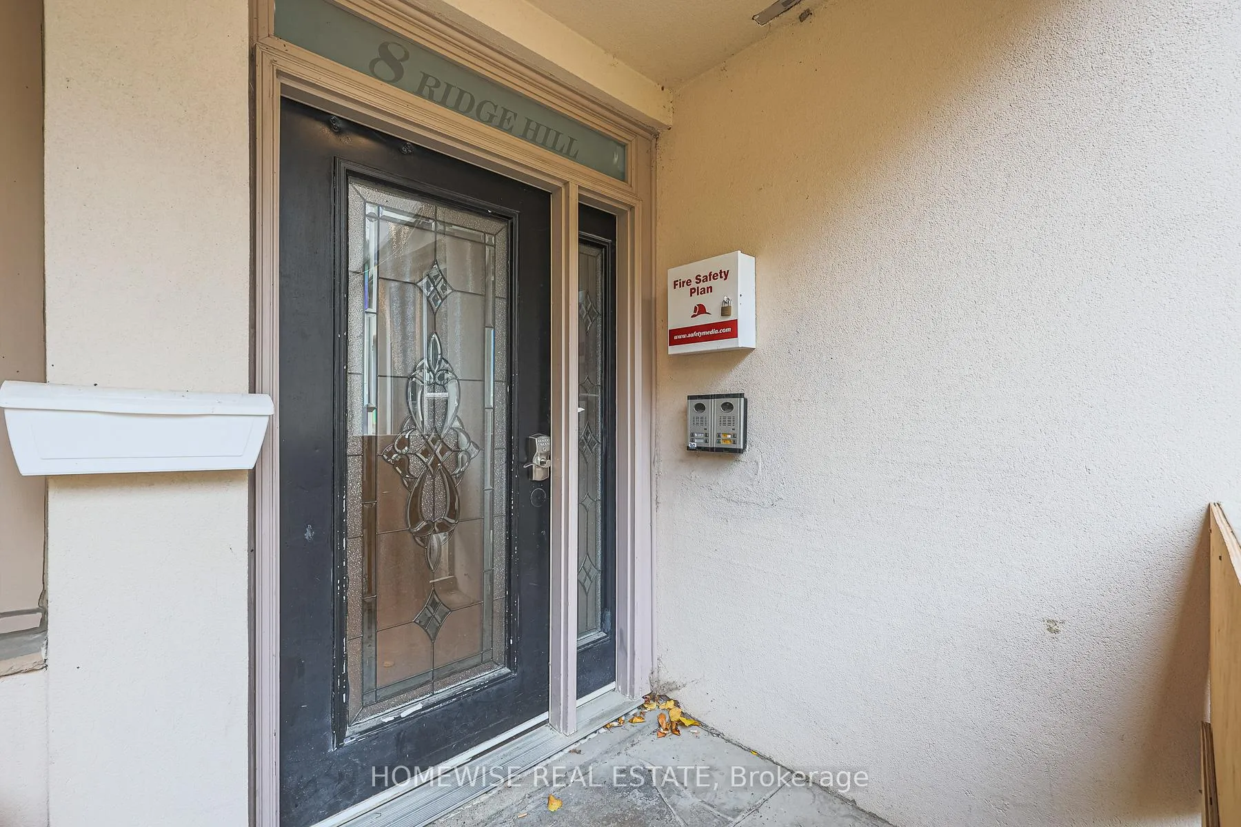 Photo 2 of Unit 4, 8 Ridge Hill Drive, Toronto, Forest Hill North — HOMEH