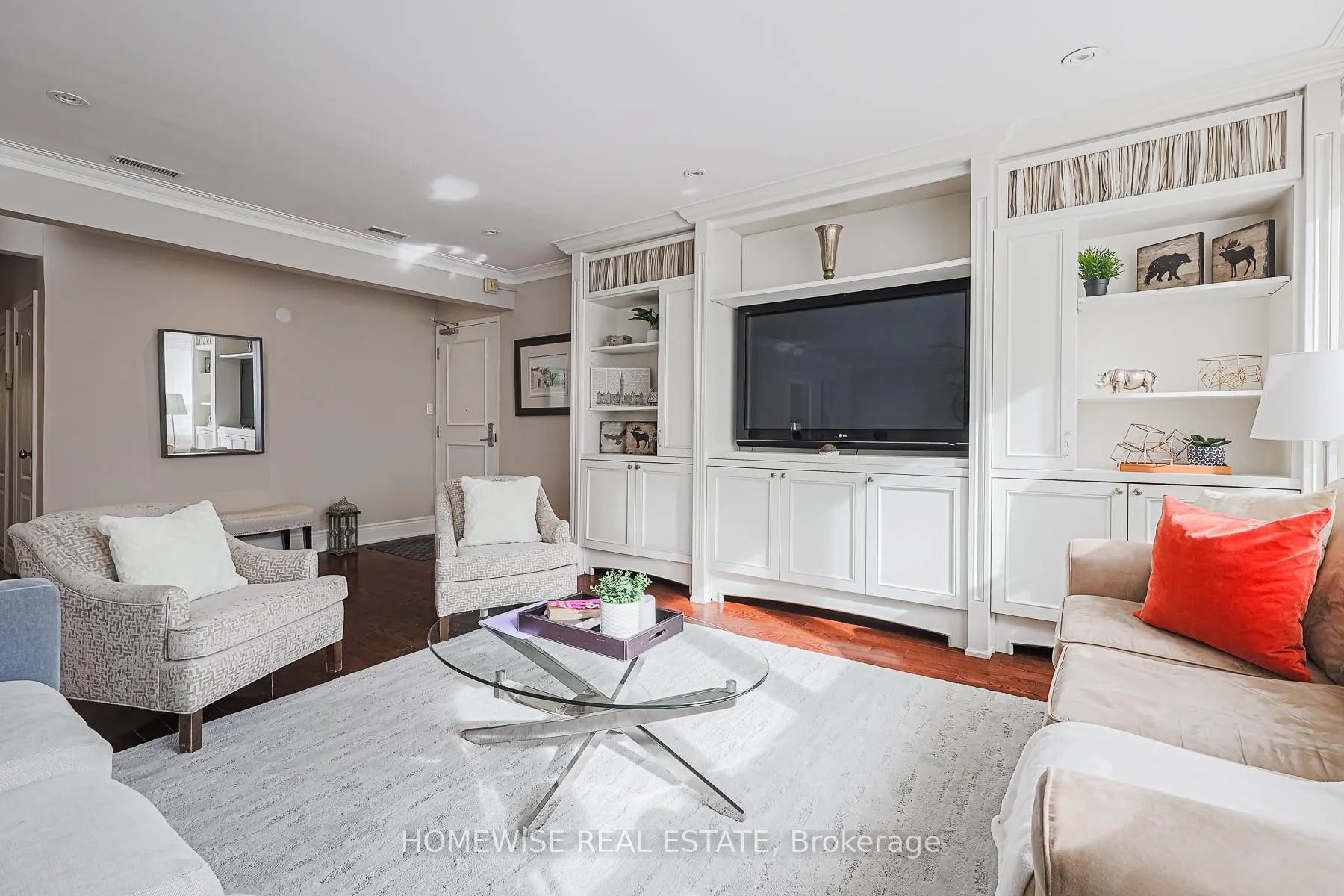 Photo 9 of Unit 4, 8 Ridge Hill Drive, Toronto, Forest Hill North — HOMEH