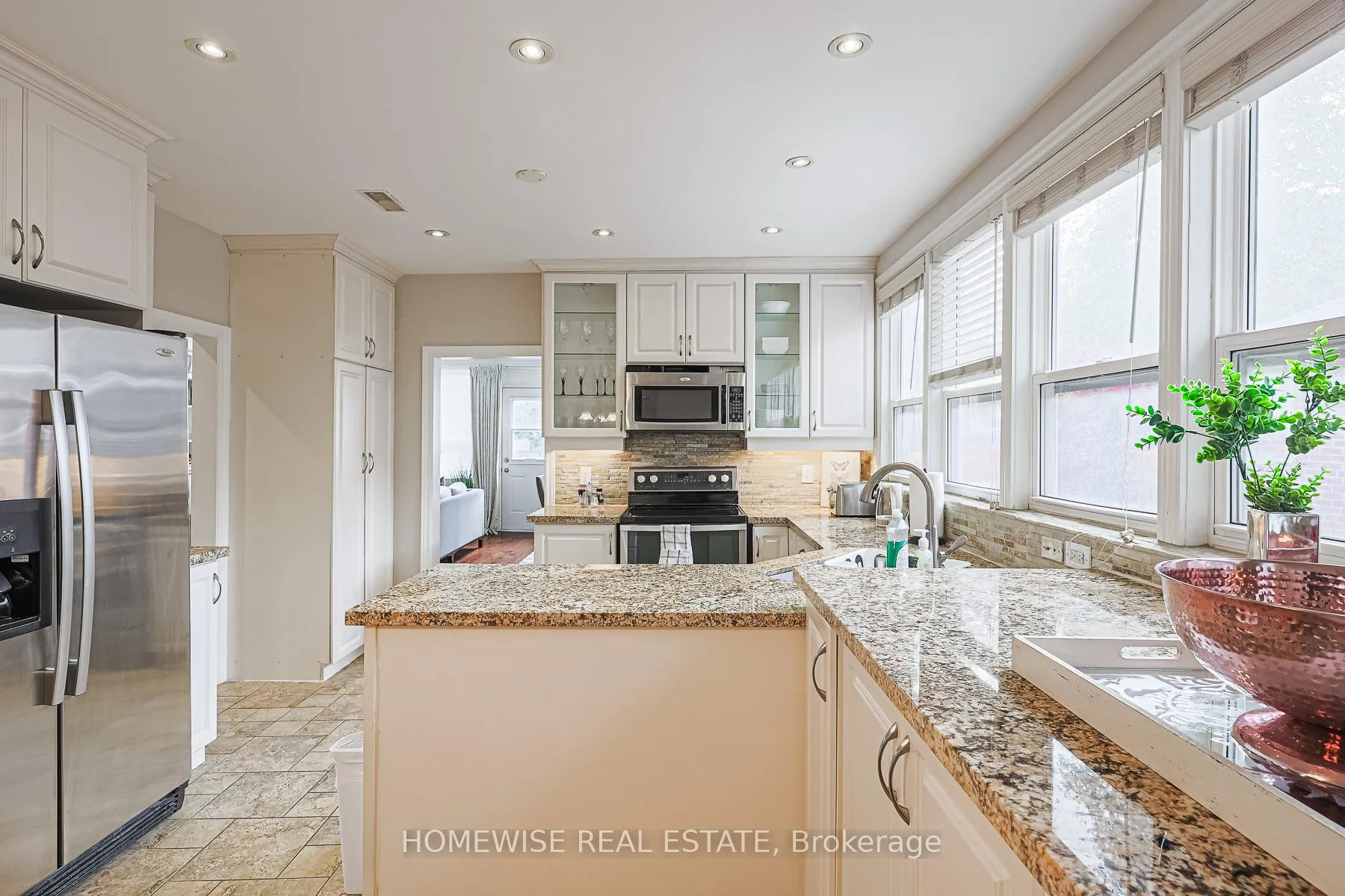 Photo 23 of Unit 4, 8 Ridge Hill Drive, Toronto, Forest Hill North — HOMEH