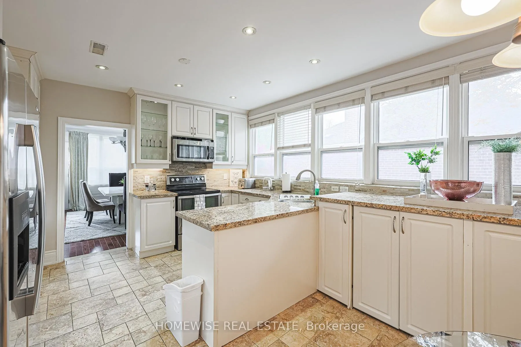 Photo 25 of Unit 4, 8 Ridge Hill Drive, Toronto, Forest Hill North — HOMEH