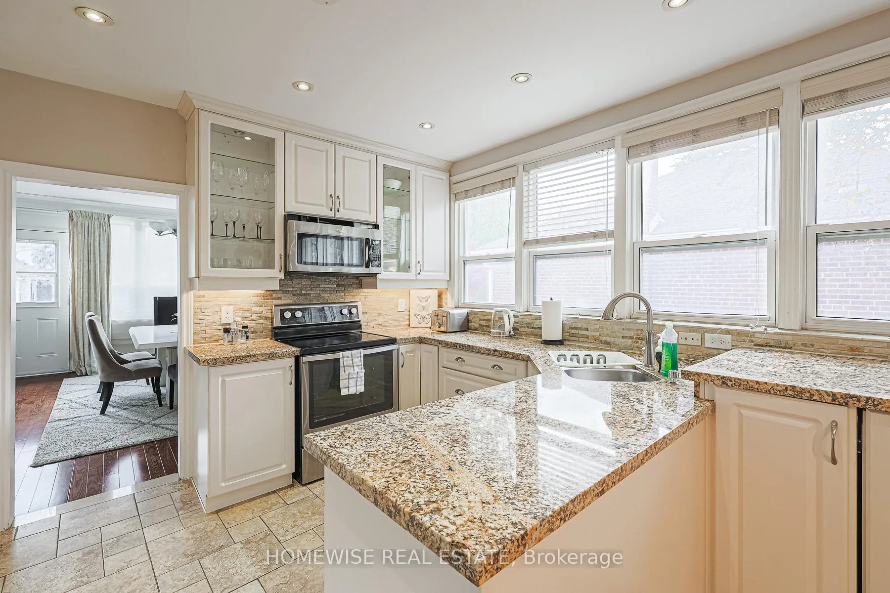 Photo 27 of Unit 4, 8 Ridge Hill Drive, Toronto, Forest Hill North — HOMEH