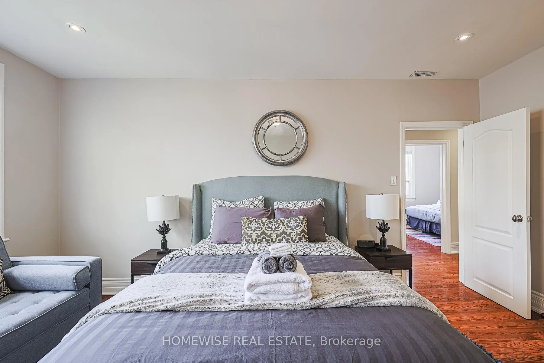 Photo 33 of Unit 4, 8 Ridge Hill Drive, Toronto, Forest Hill North — HOMEH