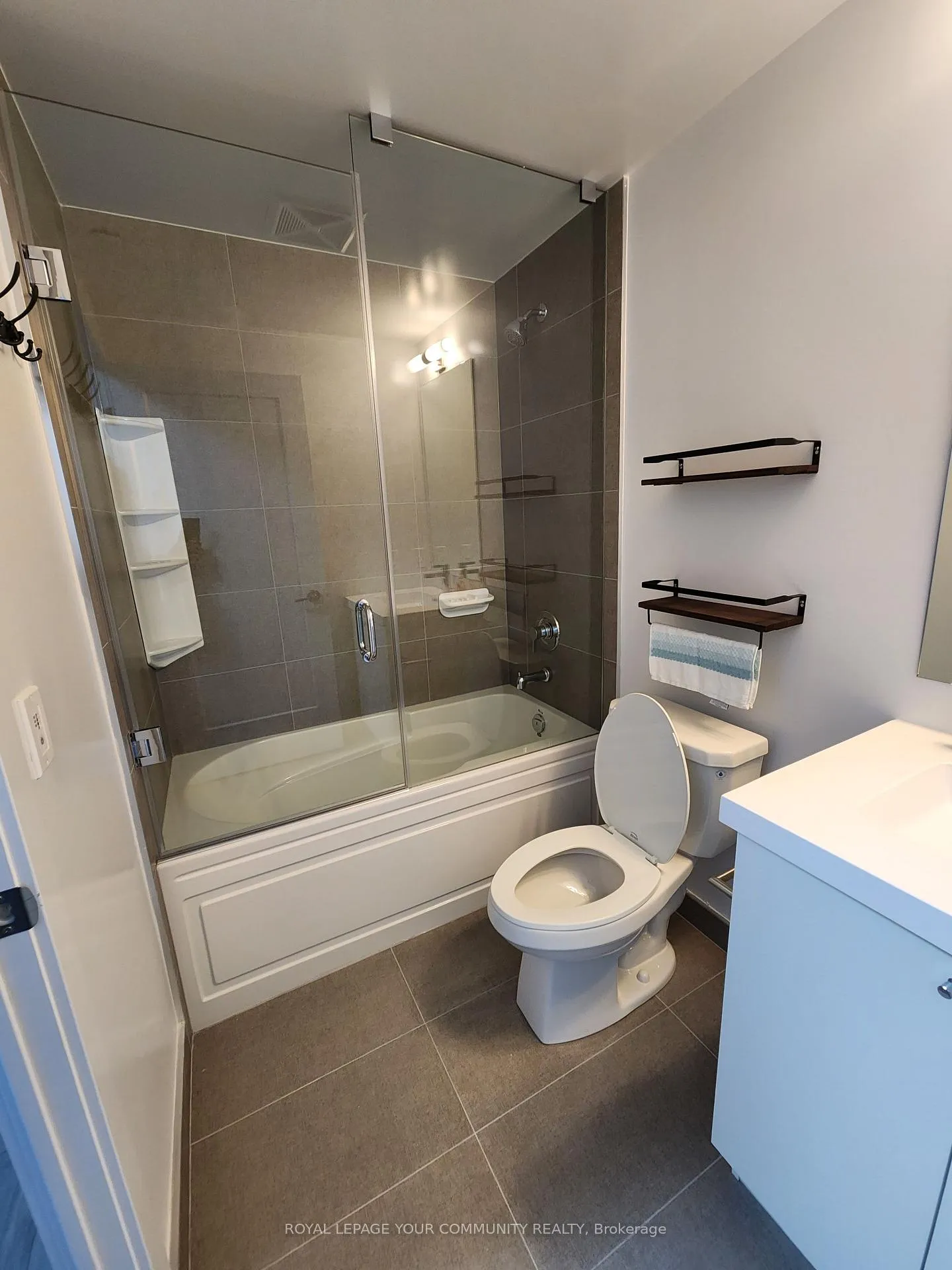 Photo 15 of Unit 2521, 2550 Simcoe Street, Oshawa, Windfields — HOMEH