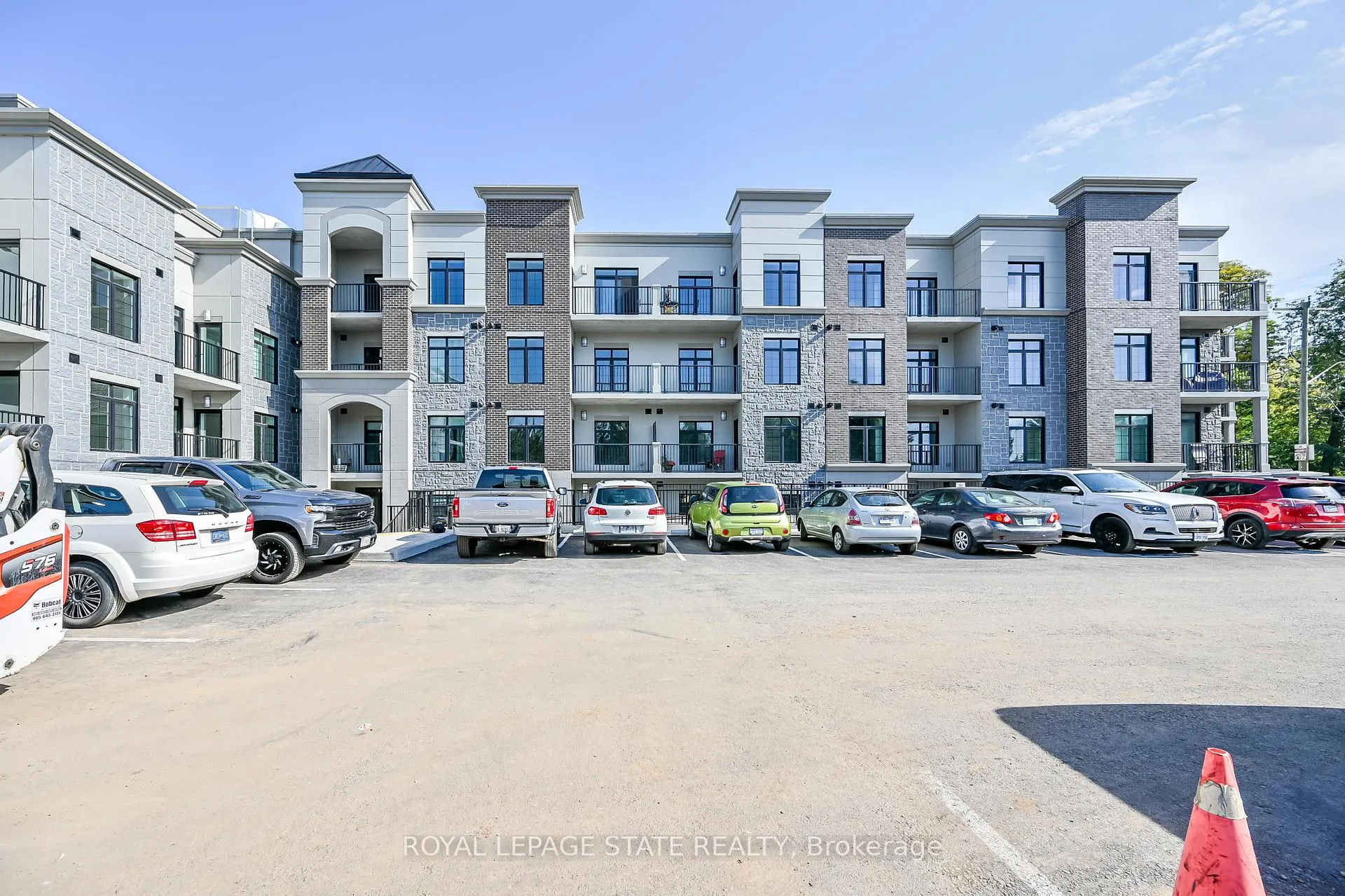 Front of Unit 310, 153 Wilson Street W