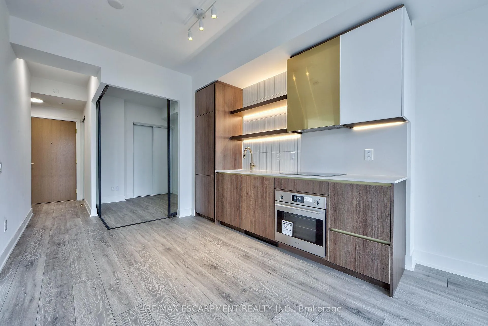 Photo 6 of Unit 514, 1285 Queen Street E, Toronto, Greenwood-Coxwell — HOMEH