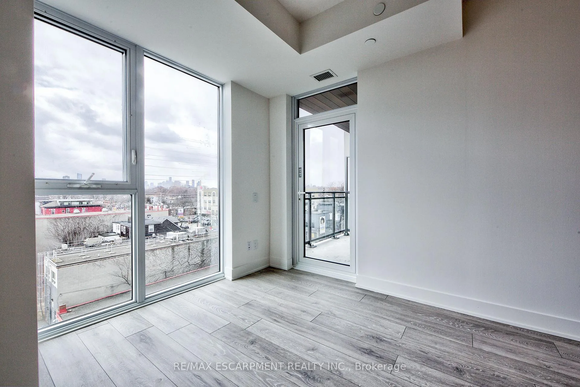 Photo 7 of Unit 514, 1285 Queen Street E, Toronto, Greenwood-Coxwell — HOMEH