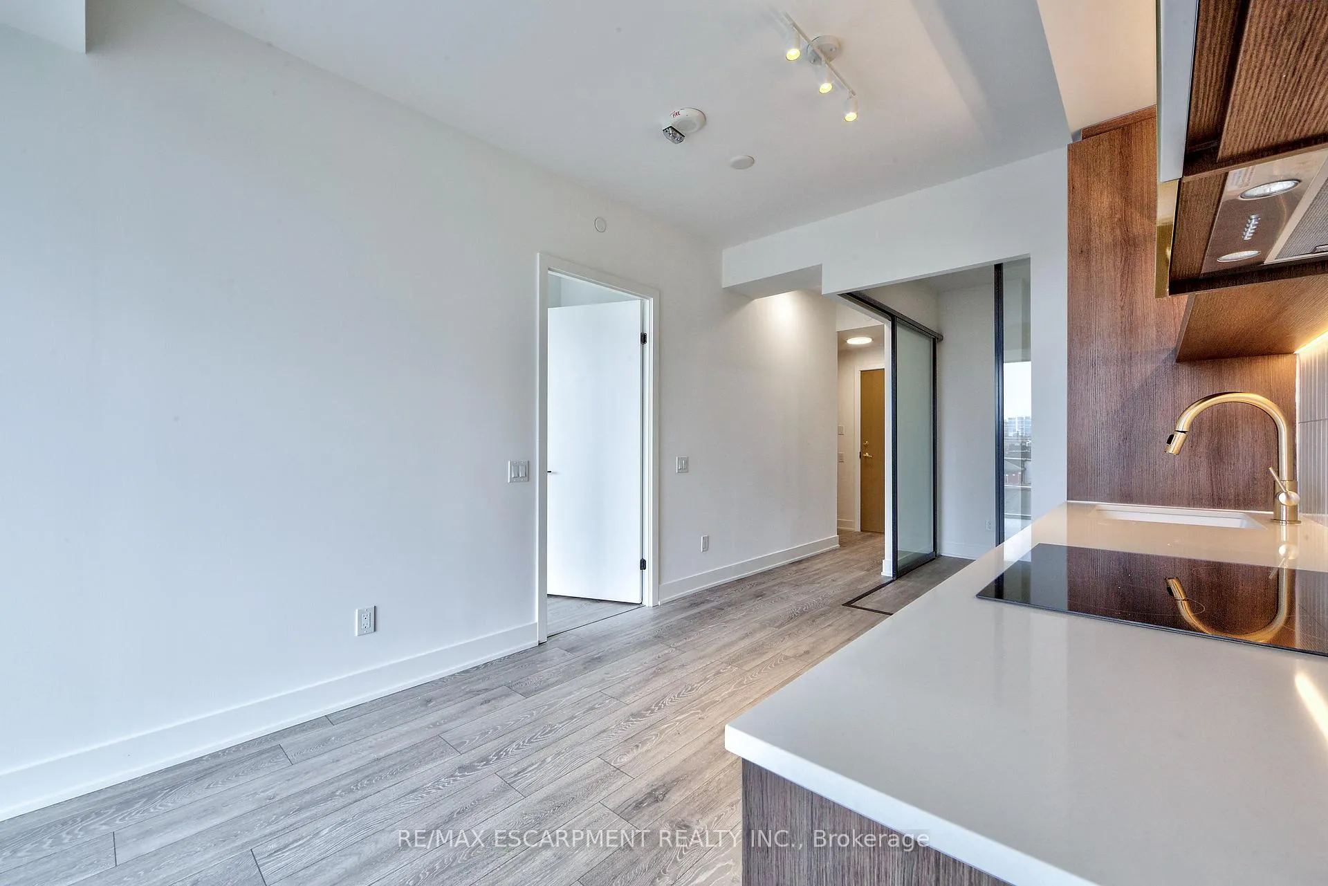 Photo 8 of Unit 514, 1285 Queen Street E, Toronto, Greenwood-Coxwell — HOMEH
