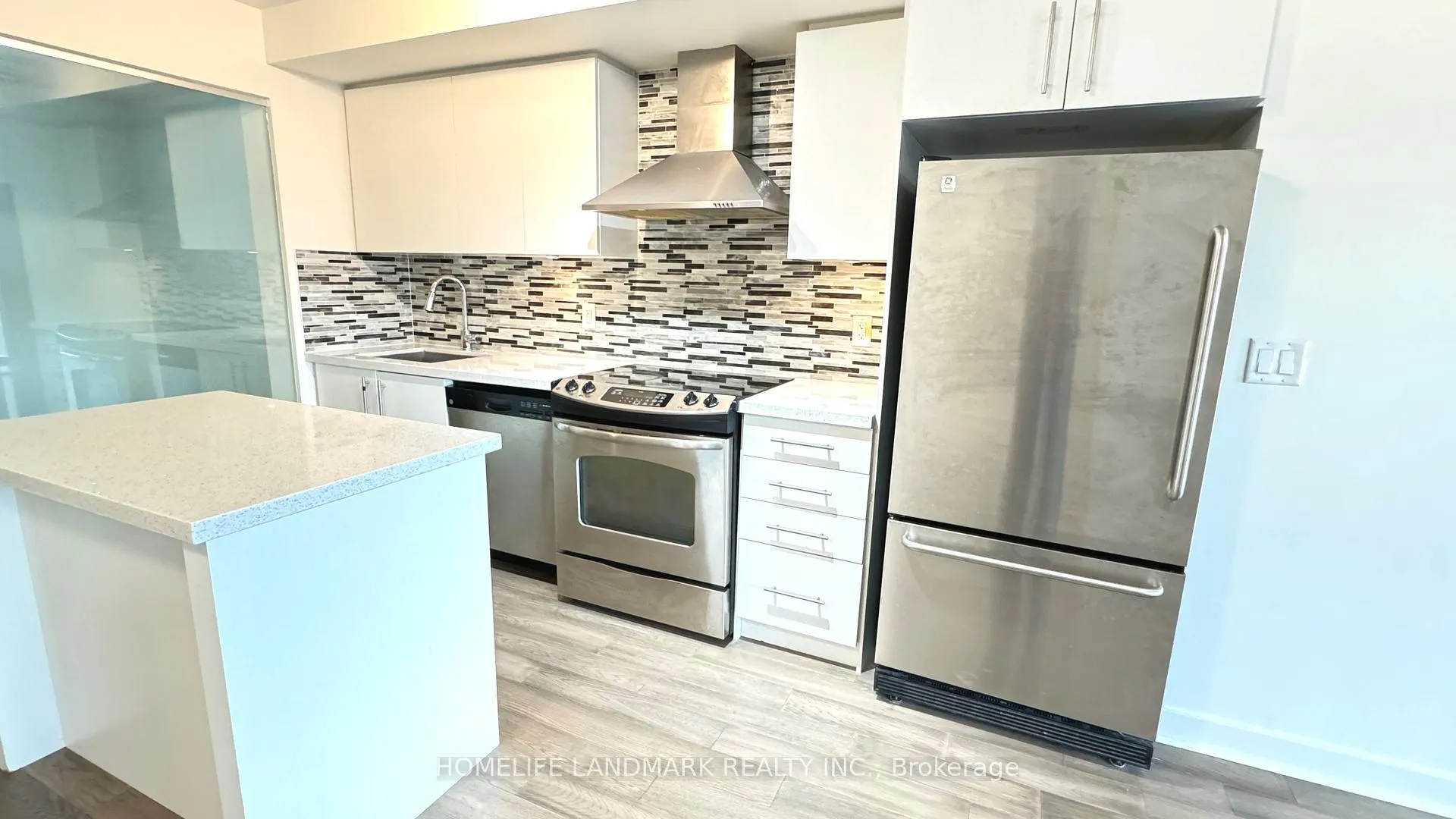Photo 6 of Unit 403, 58 Orchard View Boulevard, Toronto, Yonge-Eglinton — HOMEH