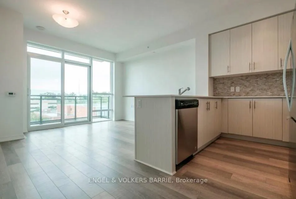 Photo 3 of Unit 704, 111 Worsley Street, Barrie, City Centre — HOMEH