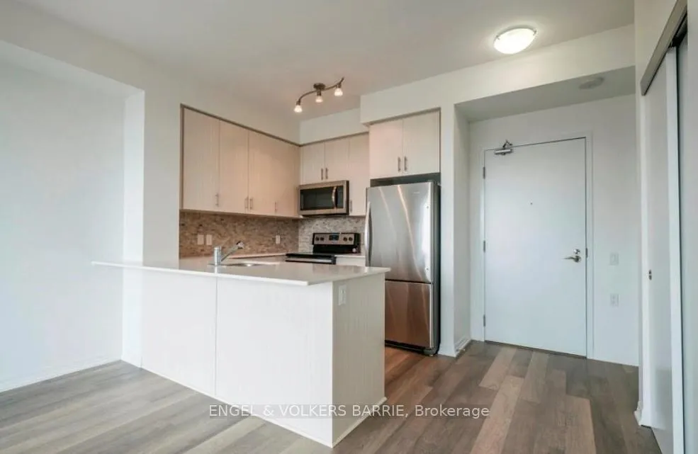 Photo 6 of Unit 704, 111 Worsley Street, Barrie, City Centre — HOMEH