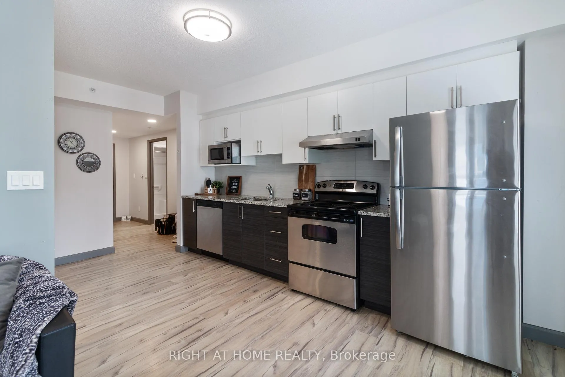 Photo 3 of Unit 156, 258A Sunview Street, Waterloo, Beechwood/University — HOMEH