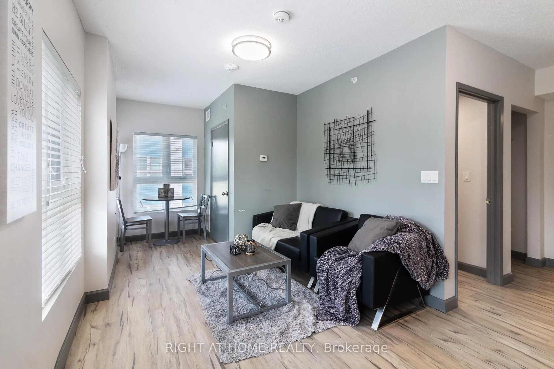 Photo 5 of Unit 156, 258A Sunview Street, Waterloo, Beechwood/University — HOMEH