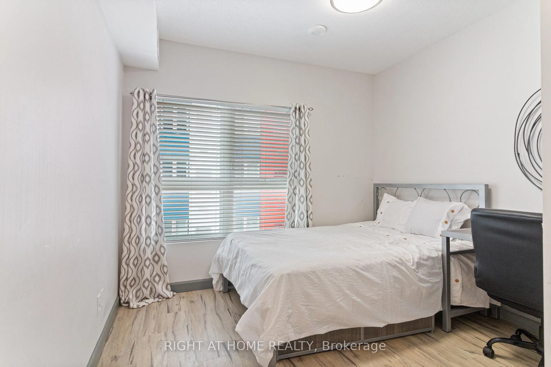 Photo 9 of Unit 156, 258A Sunview Street, Waterloo, Beechwood/University — HOMEH