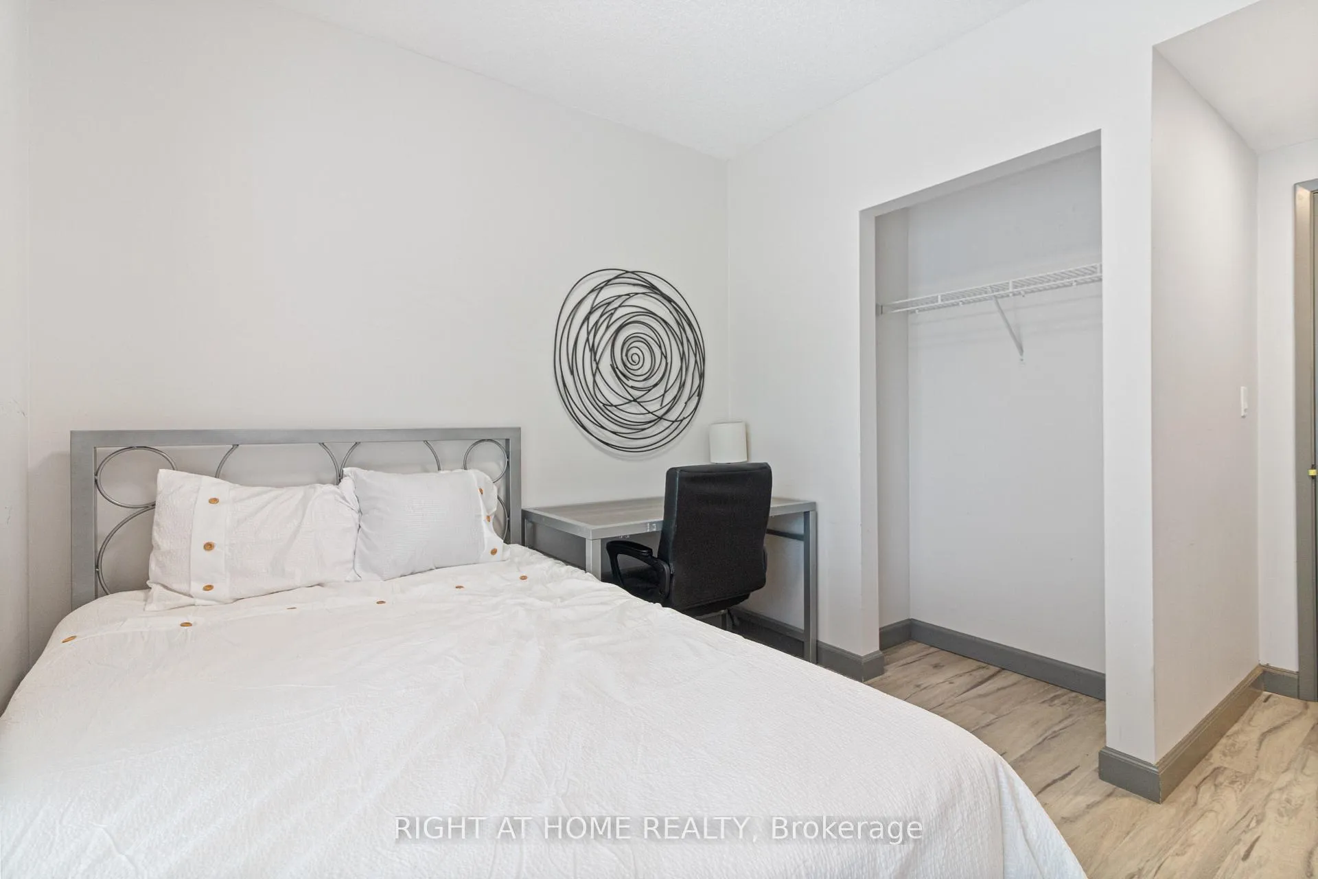 Photo 10 of Unit 156, 258A Sunview Street, Waterloo, Beechwood/University — HOMEH