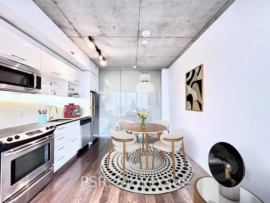 Photo 8 of Unit 811, 32 Trolley Crescent, Toronto, Moss Park — HOMEH