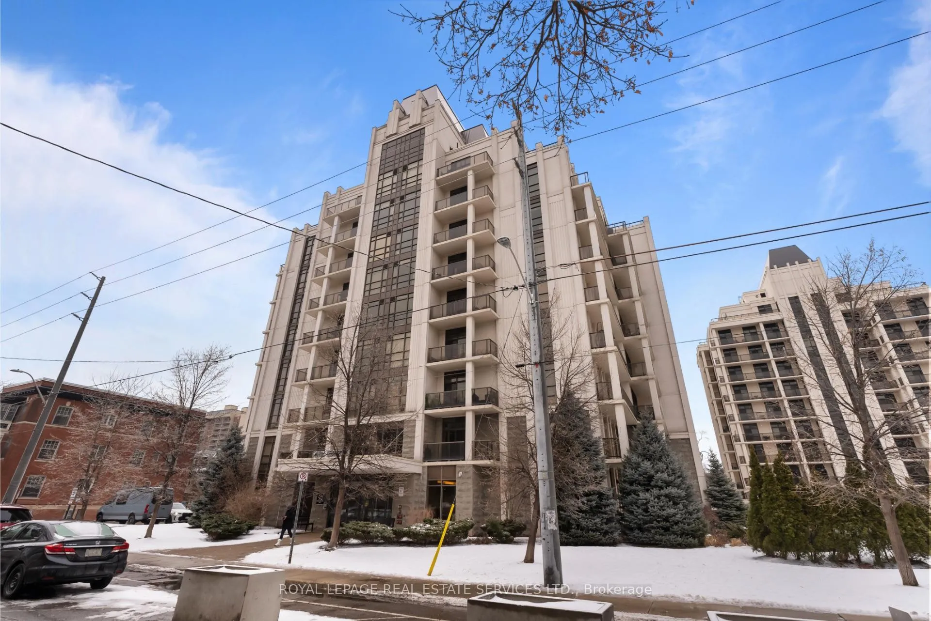 Front of Unit 304, 90 Charlton Avenue W