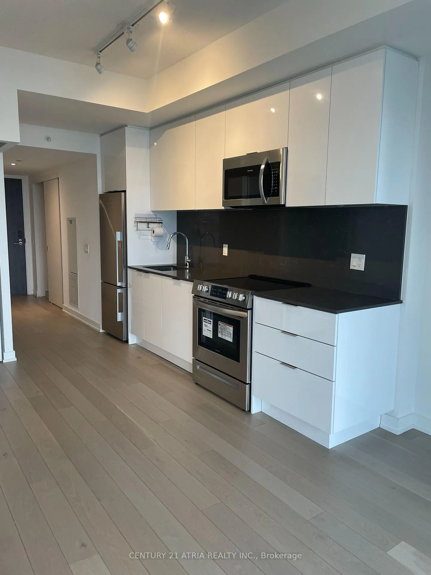 Photo 3 of Unit 2804, 25 Richmond Street E, Toronto, Church-Yonge Corridor — HOMEH