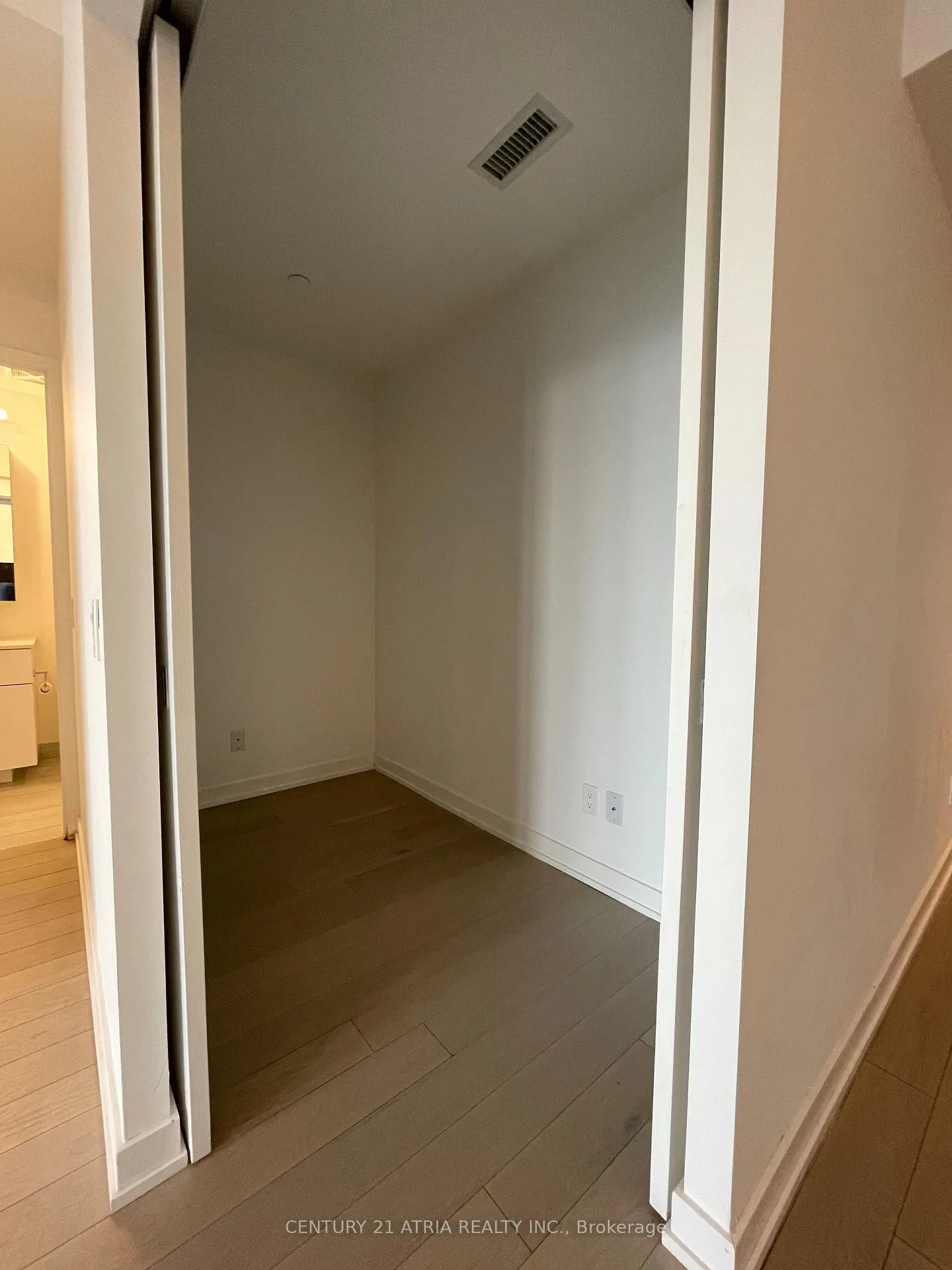 Photo 6 of Unit 2804, 25 Richmond Street E, Toronto, Church-Yonge Corridor — HOMEH