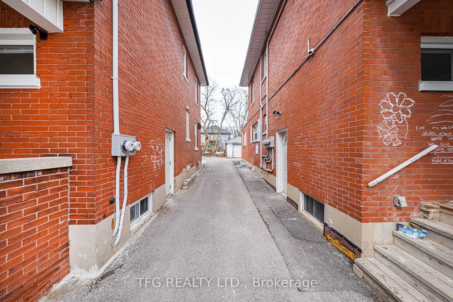Photo 4 of Unit 2nd Floor, 112 Brock Street E, Oshawa, O'Neill — HOMEH