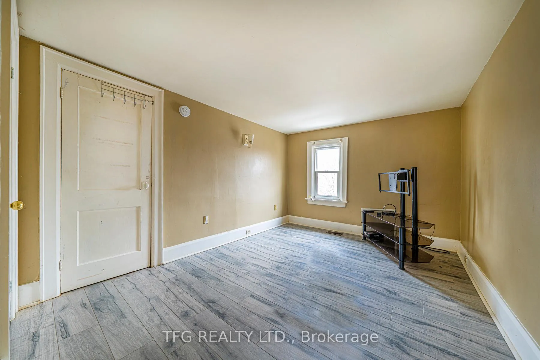 Photo 13 of Unit 2nd Floor, 112 Brock Street E, Oshawa, O'Neill — HOMEH