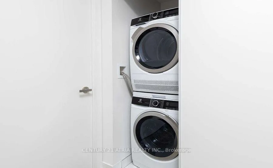 Photo 10 of Unit 7002, 55 Cooper Street, Toronto, Waterfront Communities — HOMEH