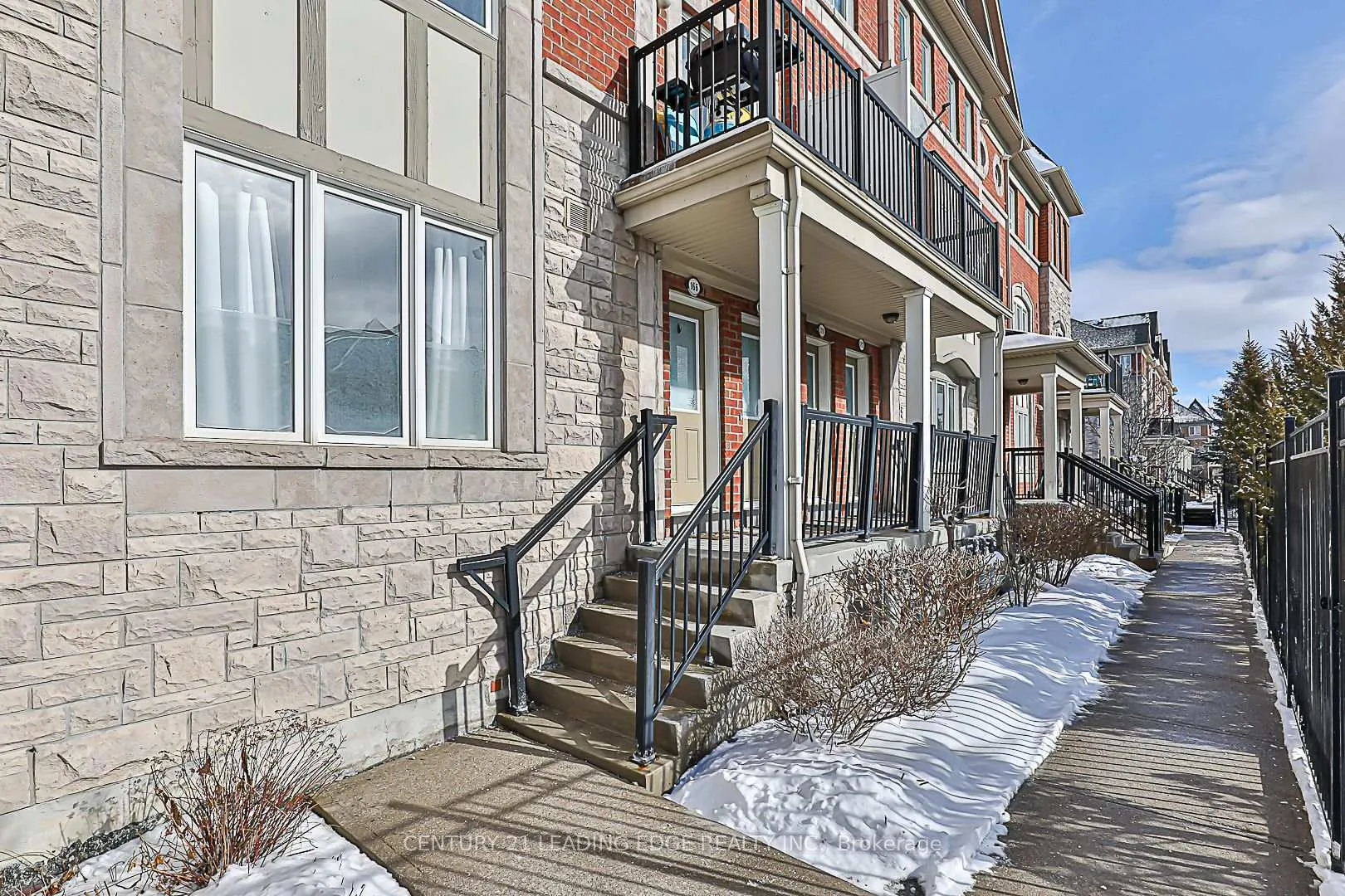 Photo 2 of 166 Louisbourg Way, Markham, Greensborough — HOMEH