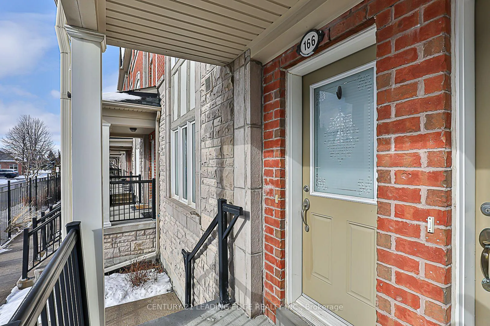 Photo 3 of 166 Louisbourg Way, Markham, Greensborough — HOMEH