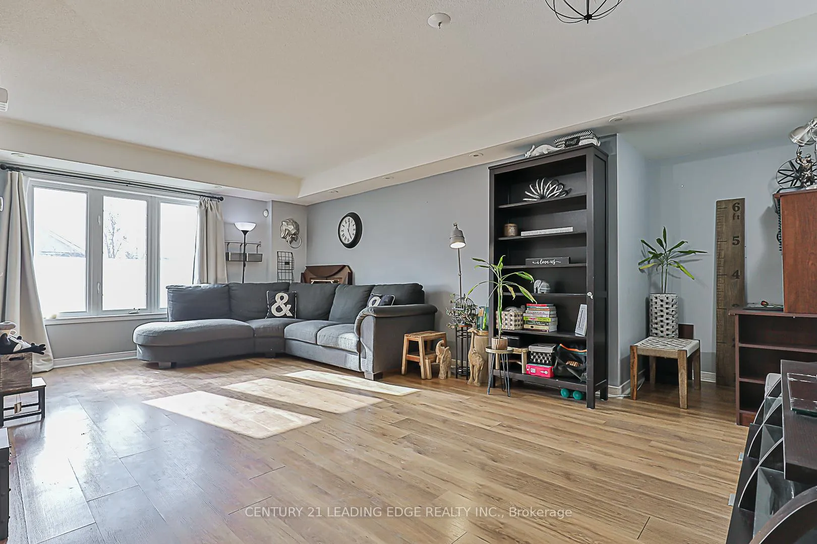 Photo 6 of 166 Louisbourg Way, Markham, Greensborough — HOMEH