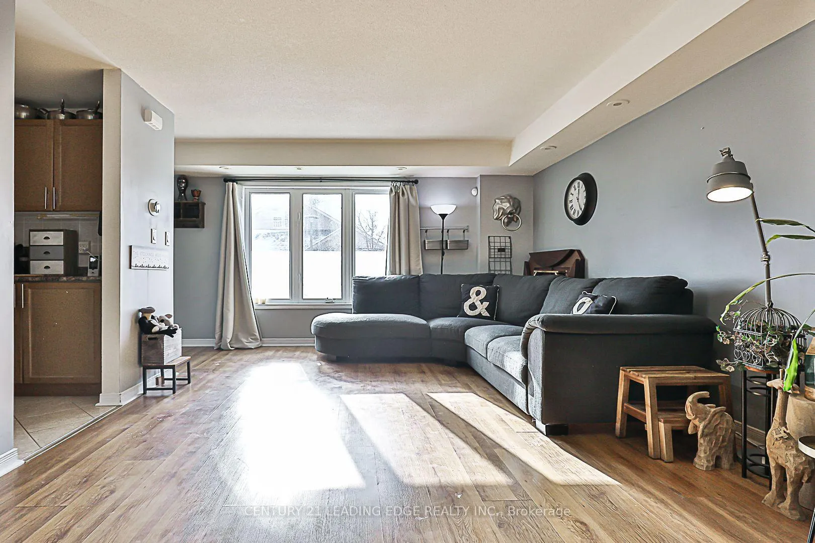 Photo 7 of 166 Louisbourg Way, Markham, Greensborough — HOMEH