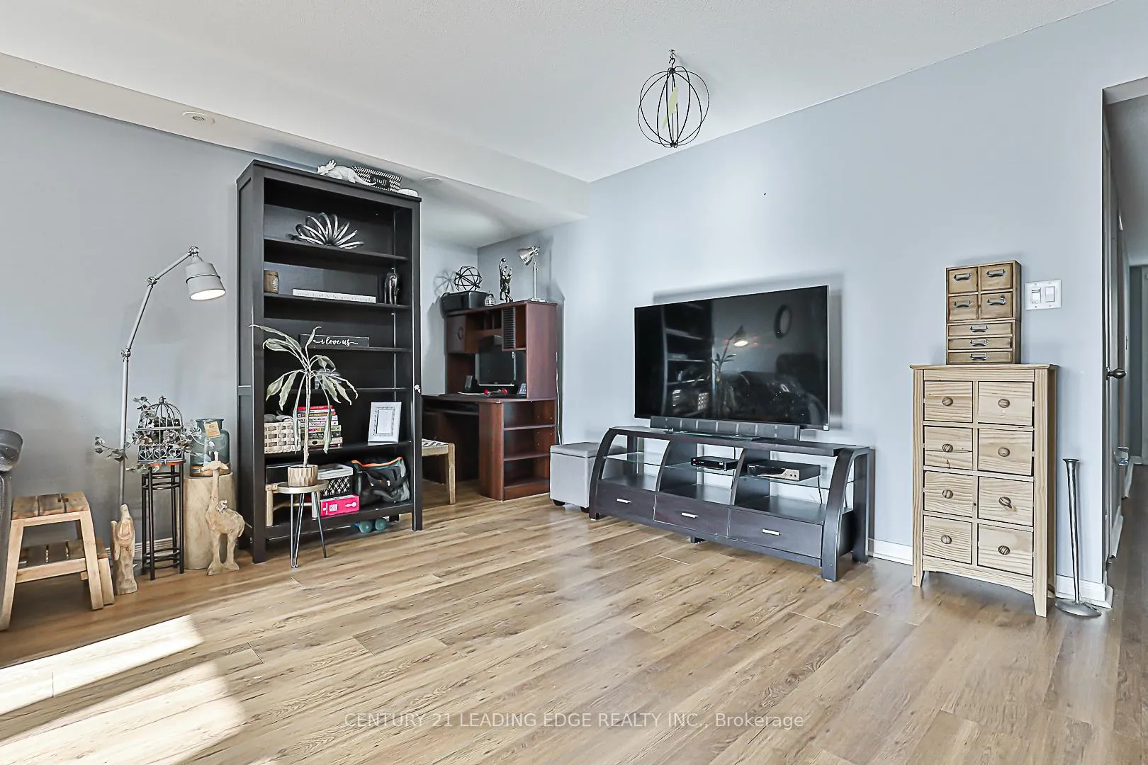 Photo 10 of 166 Louisbourg Way, Markham, Greensborough — HOMEH