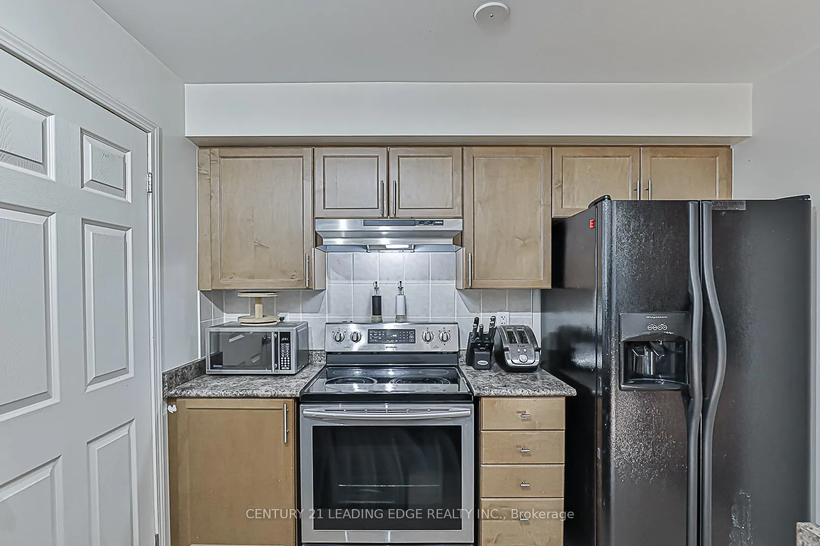 Photo 16 of 166 Louisbourg Way, Markham, Greensborough — HOMEH