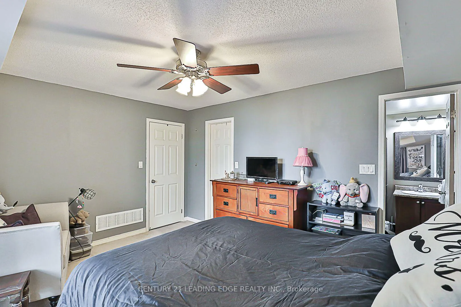 Photo 27 of 166 Louisbourg Way, Markham, Greensborough — HOMEH